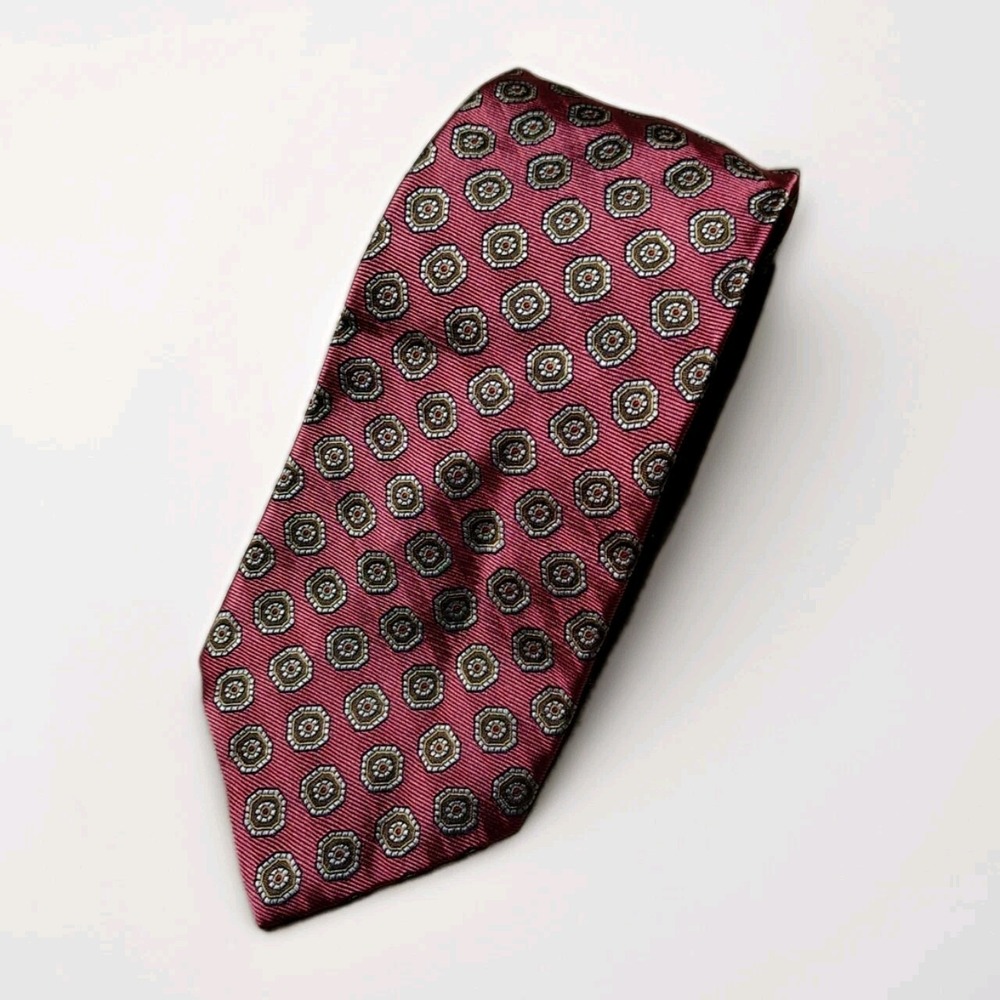 Brooks Brothers Makers Tie Mens Red Medallion Geometric Business Preppy Silk USA